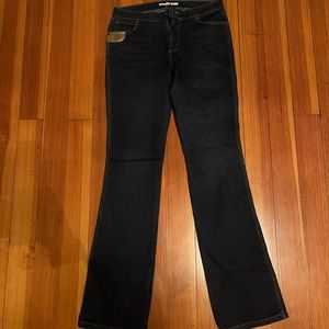 brand new 
Wrangler Strong 4/34